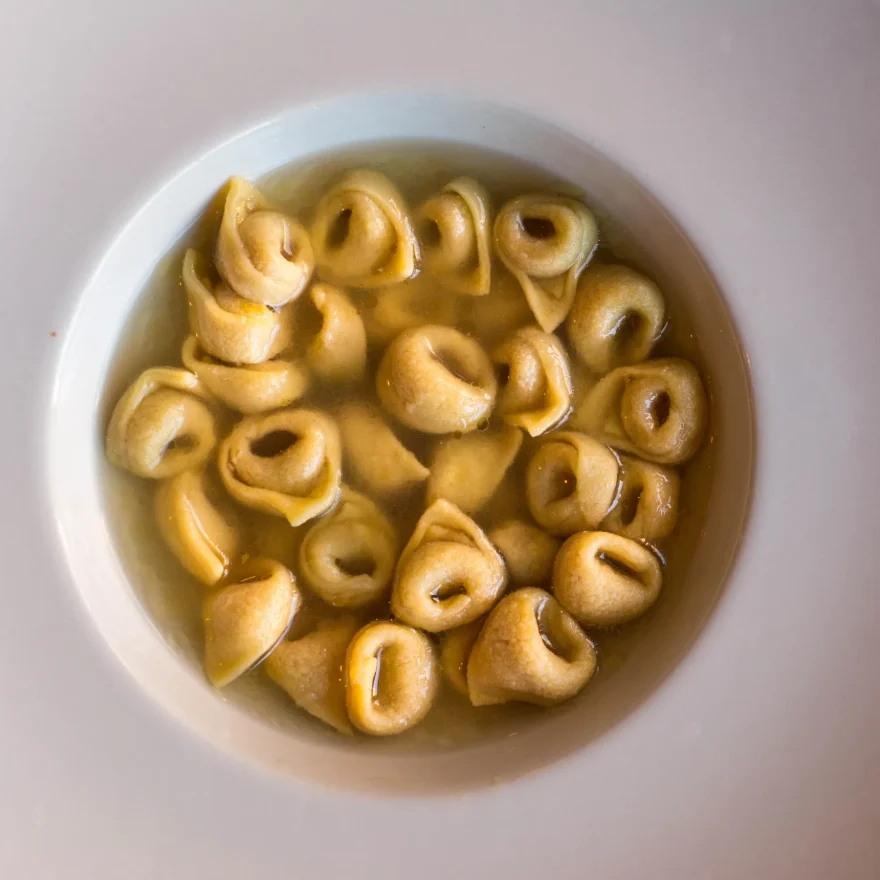 Tortellini in brodo - cinquesapori Bologna