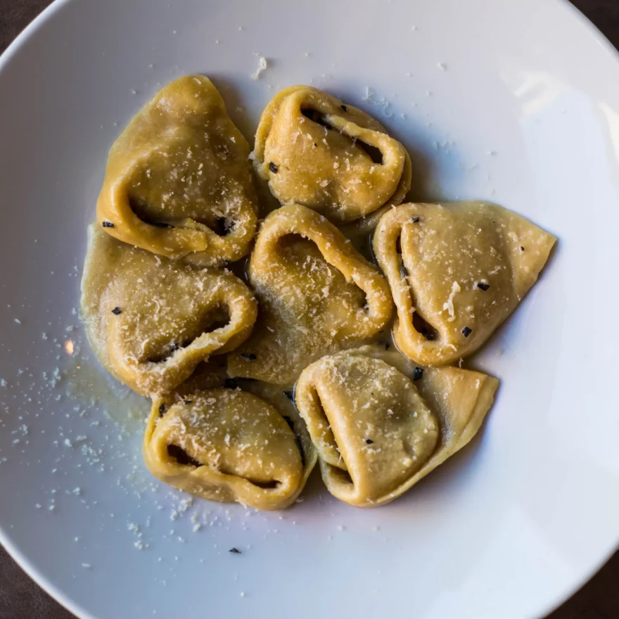 Tortelloni alla zucca “burro” e salvia - cinquesapori Bologna